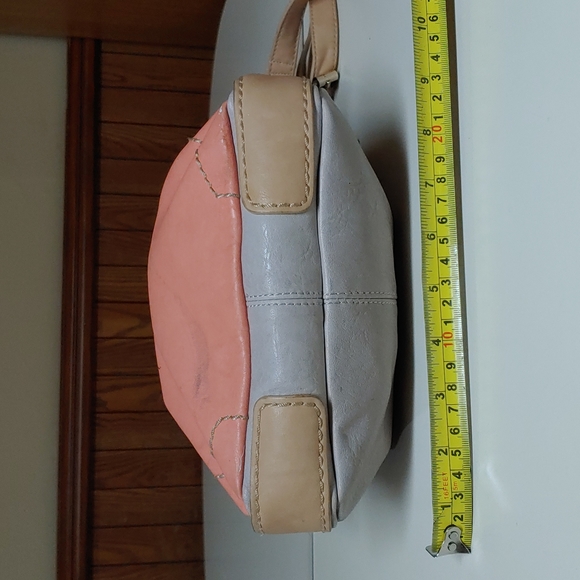 Shiraleah Chicago Leather Crossbody Bag - Picture 10 of 17